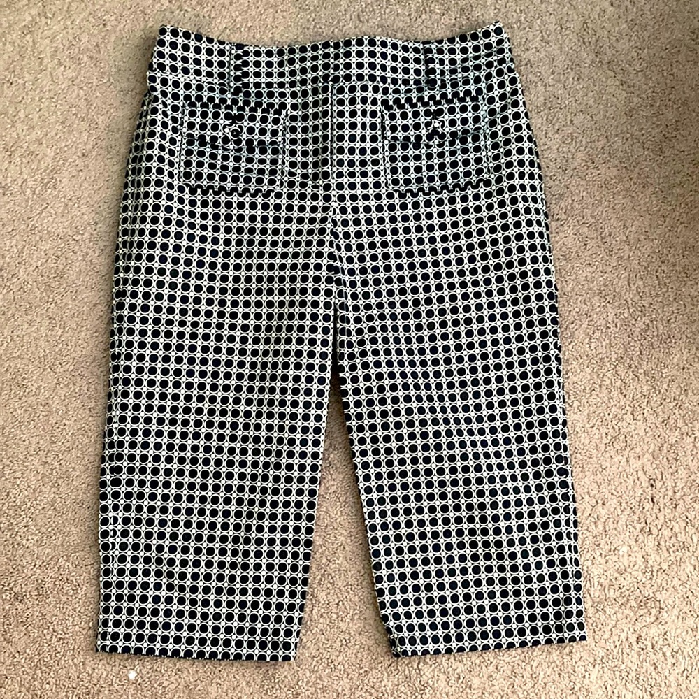 Ann Taylor “Margo” geometric pattern capri pants Size 6